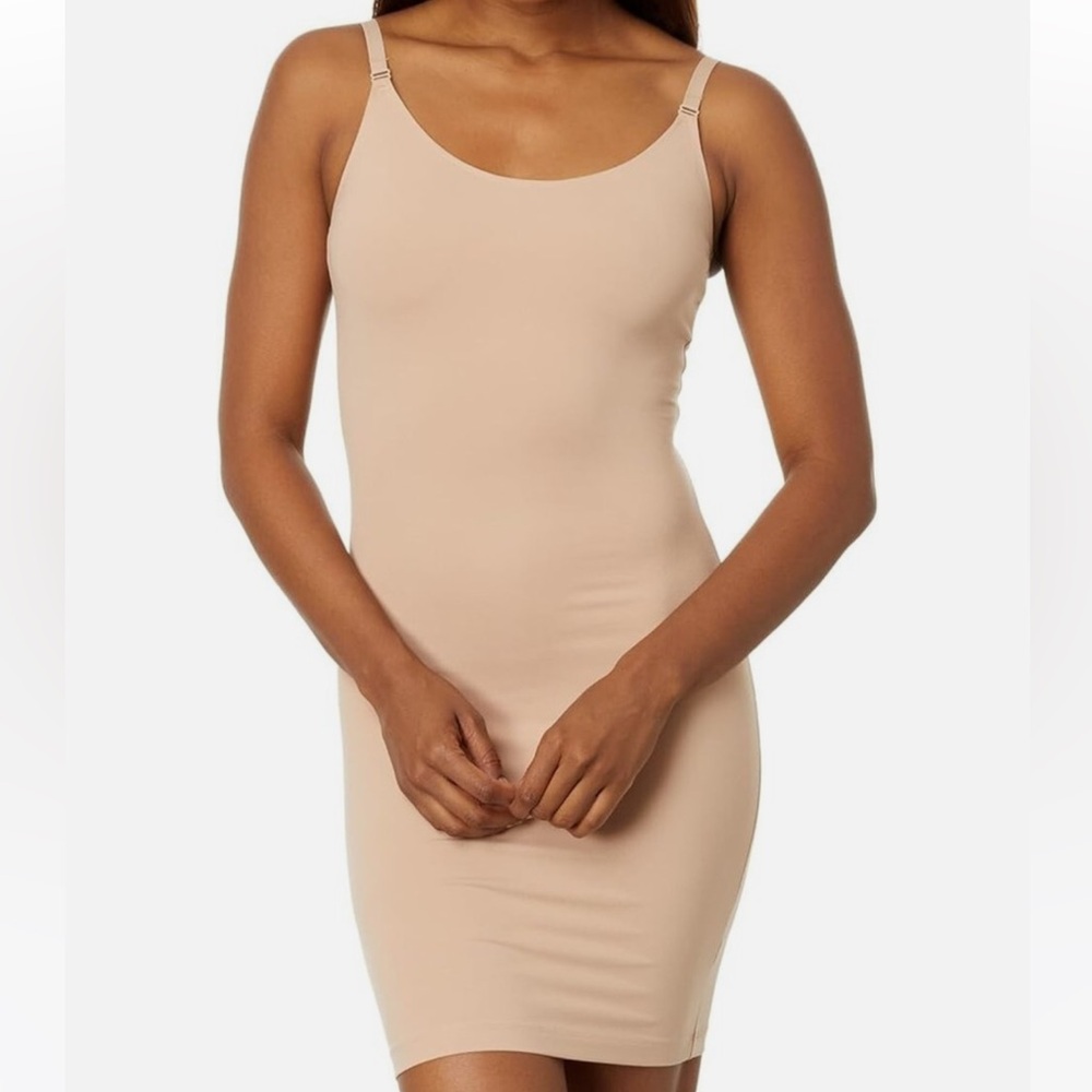 SPANX M Hollywood Socialight Camisole Full Slip Dress Shapewear Smooth Nude